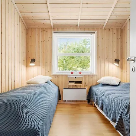 1472-aakirkeby-sjostauan-5-a * Vester Somarken