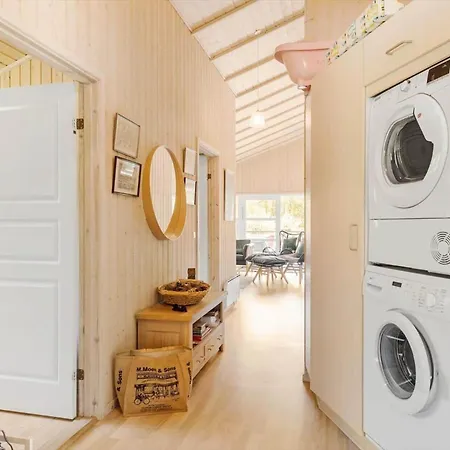 1472-aakirkeby-sjostauan-5-a * Vester Somarken